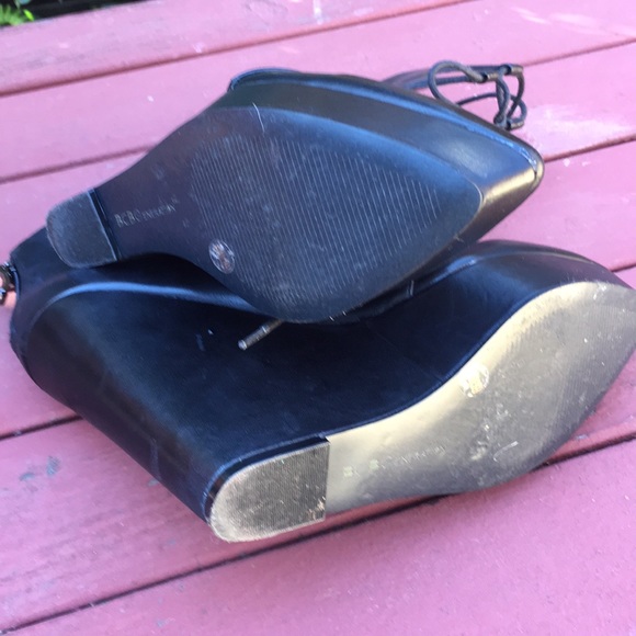 BCBGEneration Alfredo Wedge Booties - Picture 5 of 5
